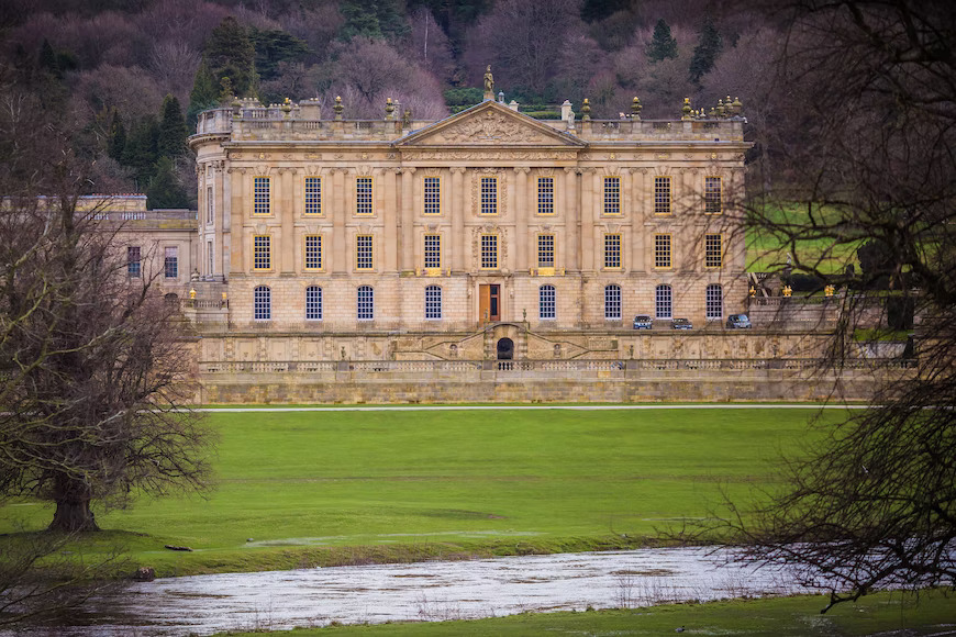 image of chatsworth house in the peak district