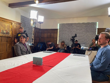 Behind the scenes of Four In A Bed
